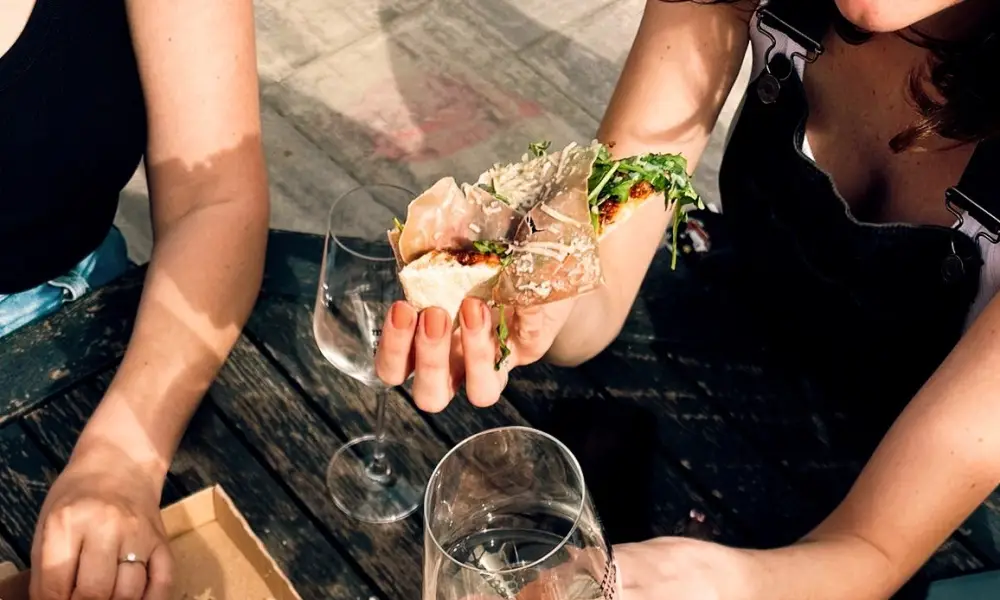 Mór nem csak a borról szól – többek között a pizzáról is. Mór nem csak a borról szól – többek között a pizzáról is.